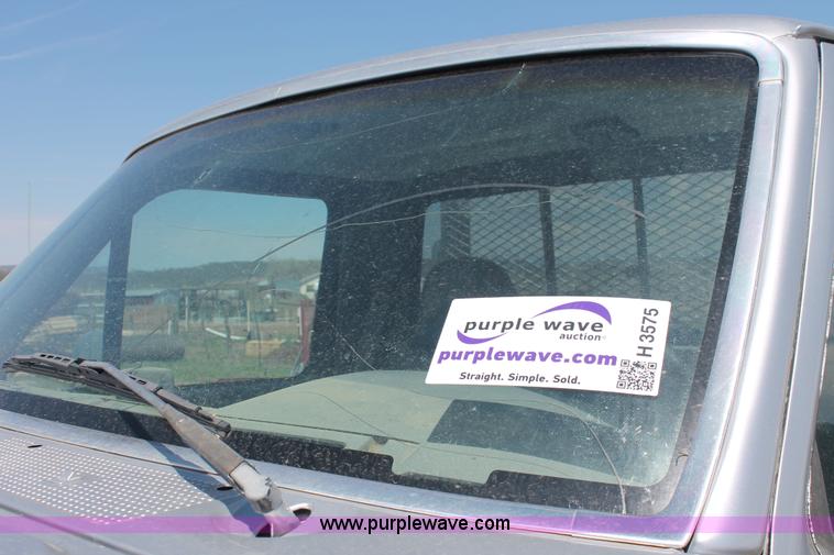 image for item H3575 1996 Ford F250 XL utility truck