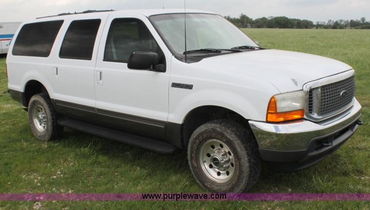 image for item H7485 2001 Ford Excursion XLT SUV