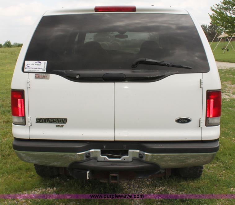 image for item H7485 2001 Ford Excursion XLT SUV