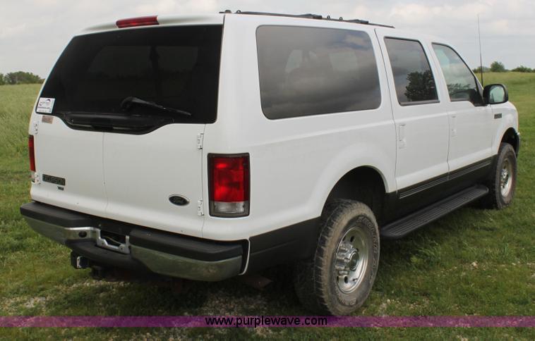 image for item H7485 2001 Ford Excursion XLT SUV