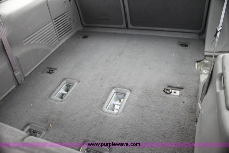 image for item H7485 2001 Ford Excursion XLT SUV