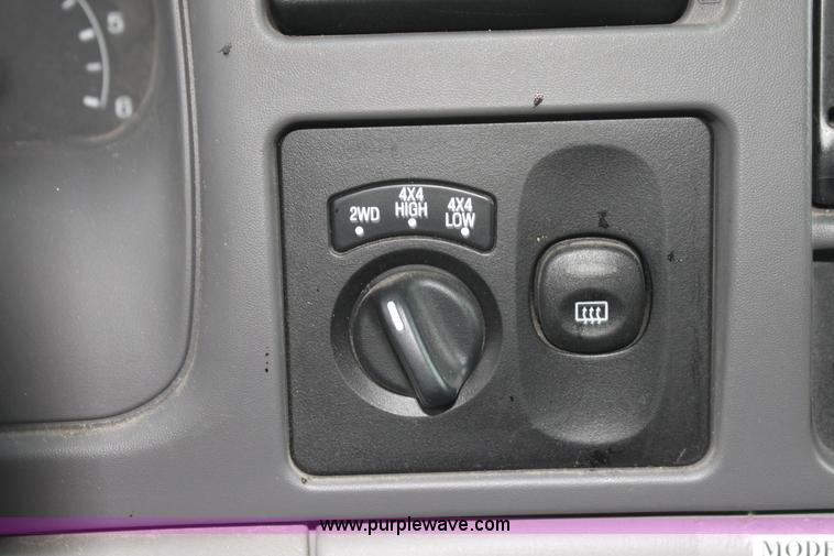 image for item H7485 2001 Ford Excursion XLT SUV