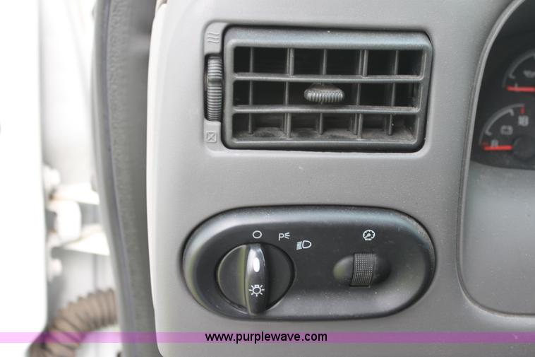 image for item H7485 2001 Ford Excursion XLT SUV