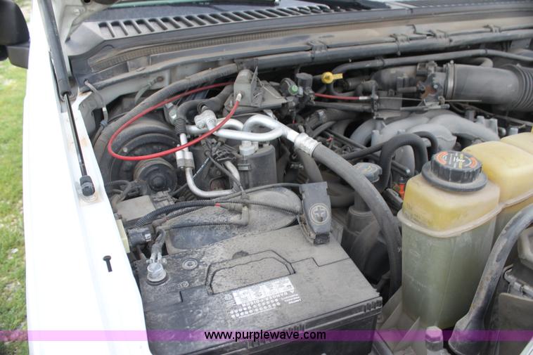 image for item H7485 2001 Ford Excursion XLT SUV