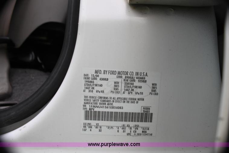 image for item H7485 2001 Ford Excursion XLT SUV