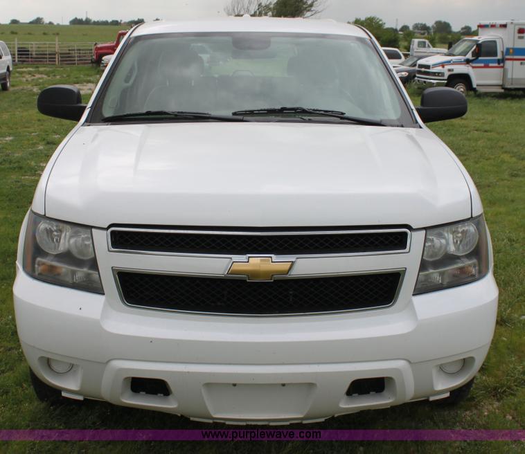 image for item H7486 2009 Chevrolet Suburban 2500 LS SUV
