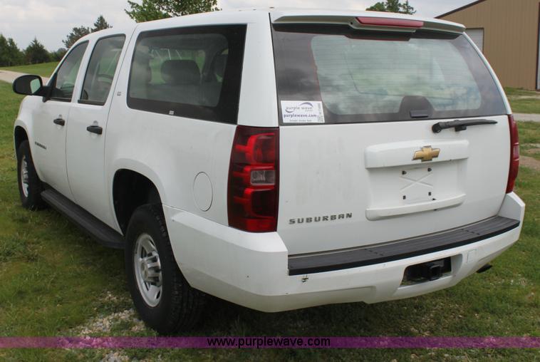 image for item H7486 2009 Chevrolet Suburban 2500 LS SUV