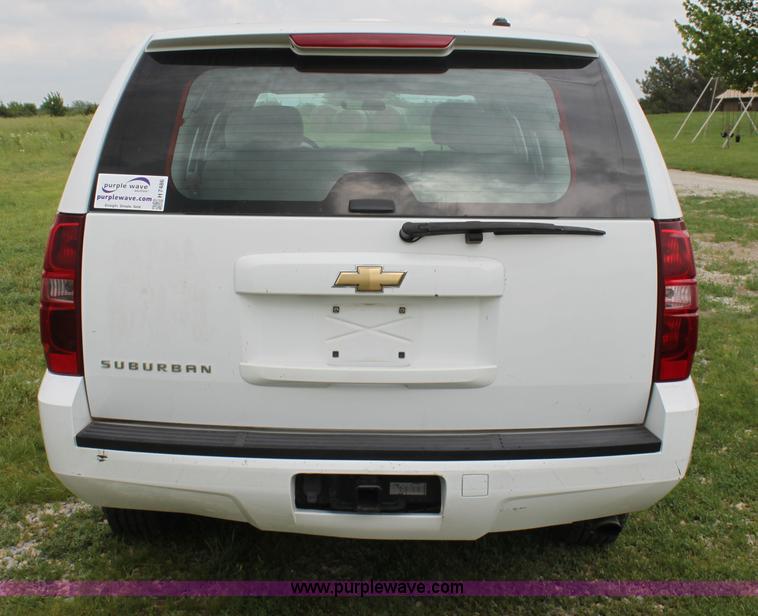 image for item H7486 2009 Chevrolet Suburban 2500 LS SUV
