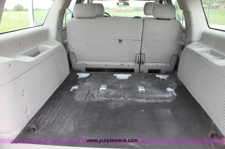 image for item H7486 2009 Chevrolet Suburban 2500 LS SUV