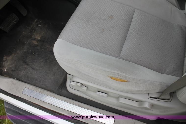 image for item H7486 2009 Chevrolet Suburban 2500 LS SUV