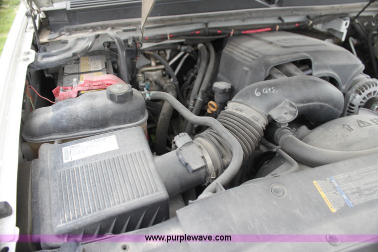 image for item H7486 2009 Chevrolet Suburban 2500 LS SUV