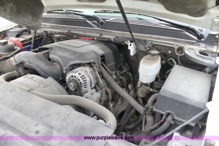 image for item H7486 2009 Chevrolet Suburban 2500 LS SUV