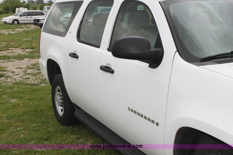 image for item H7486 2009 Chevrolet Suburban 2500 LS SUV