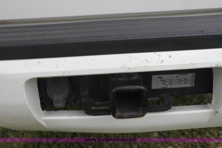 image for item H7486 2009 Chevrolet Suburban 2500 LS SUV