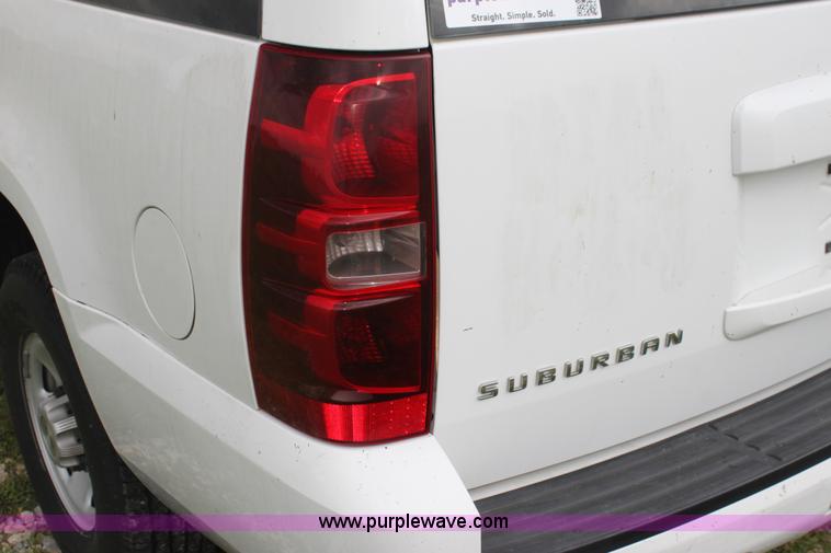 image for item H7486 2009 Chevrolet Suburban 2500 LS SUV