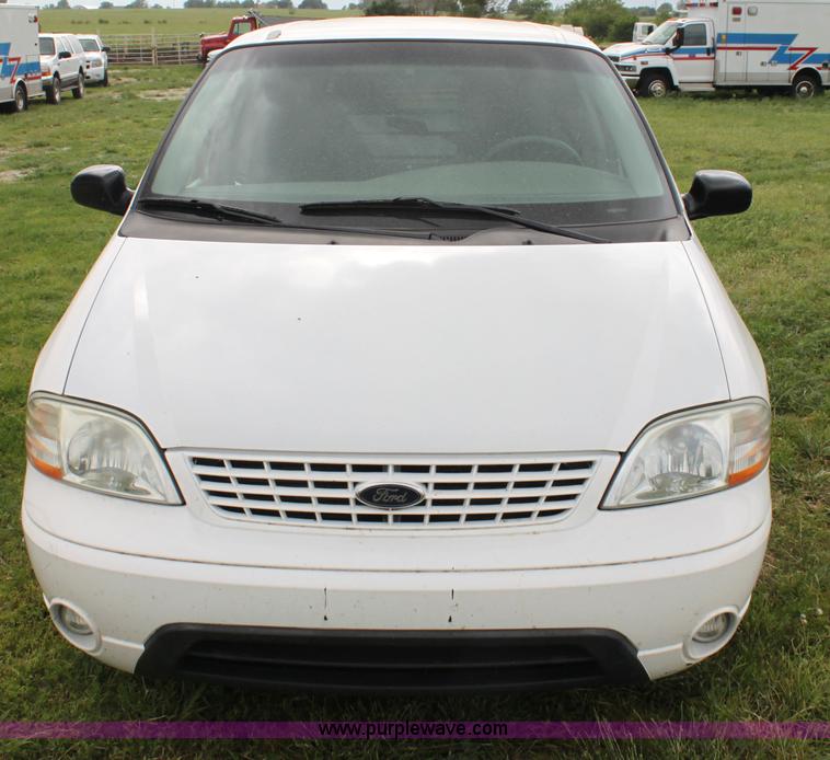 image for item H7488 2003 Ford Windstar LX minivan