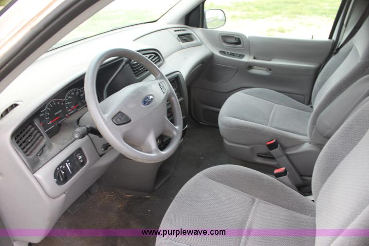 image for item H7488 2003 Ford Windstar LX minivan