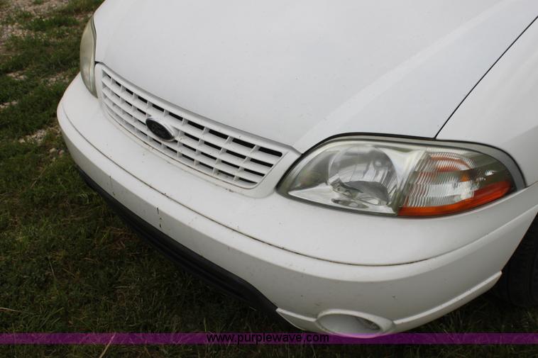 image for item H7488 2003 Ford Windstar LX minivan