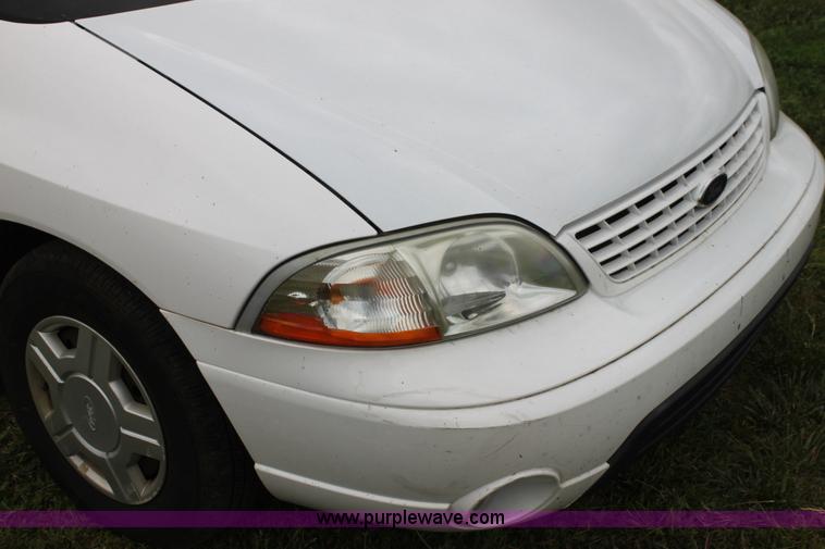 image for item H7488 2003 Ford Windstar LX minivan