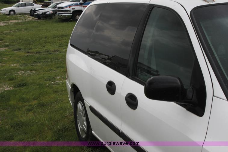 image for item H7488 2003 Ford Windstar LX minivan