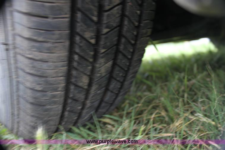 image for item H7488 2003 Ford Windstar LX minivan