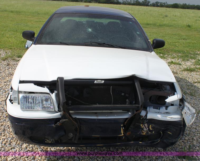 image for item H7489 2009 Ford Crown Victoria Police Interceptor