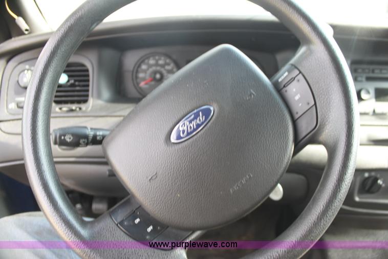 image for item H7489 2009 Ford Crown Victoria Police Interceptor