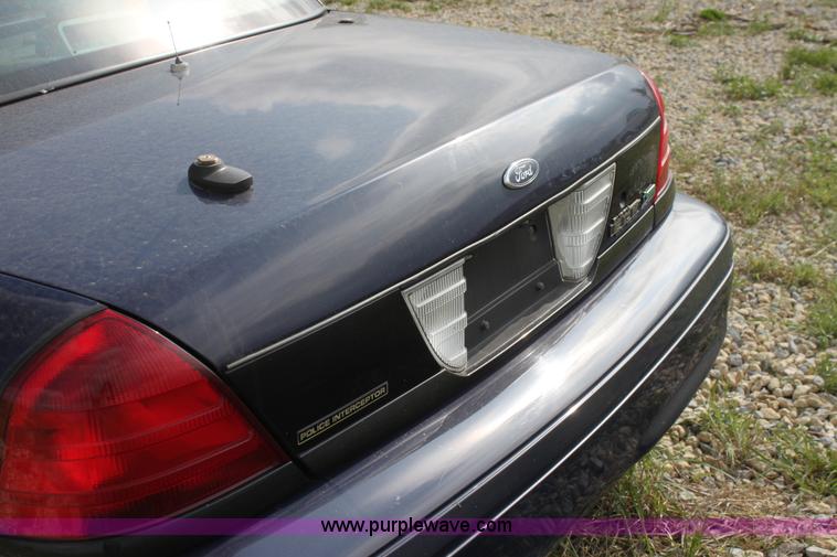 image for item H7489 2009 Ford Crown Victoria Police Interceptor