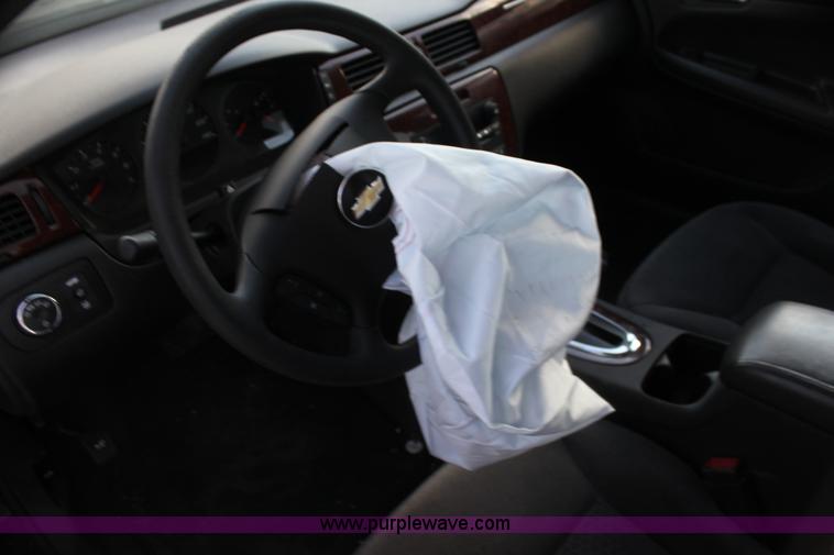 image for item H7490 2009 Chevrolet Impala LS