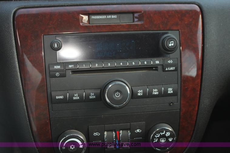 image for item H7490 2009 Chevrolet Impala LS