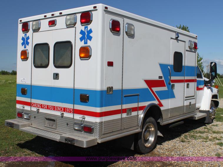 image for item H7491 2008 Chevrolet ambulance