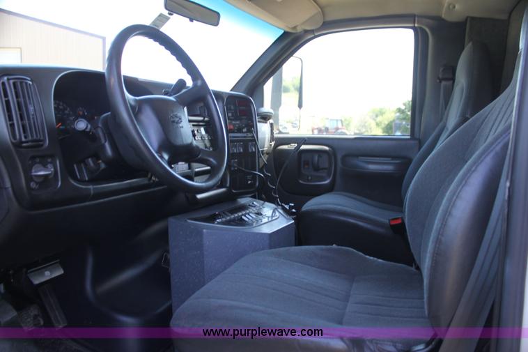 image for item H7491 2008 Chevrolet ambulance