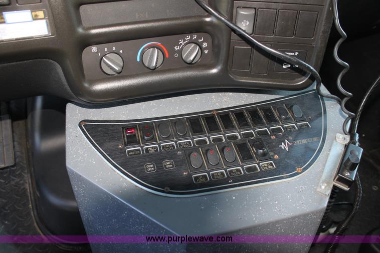 image for item H7491 2008 Chevrolet ambulance