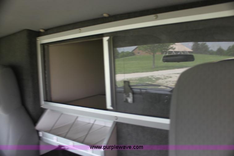 image for item H7492 2009 Ford E450 Super Duty ambulance