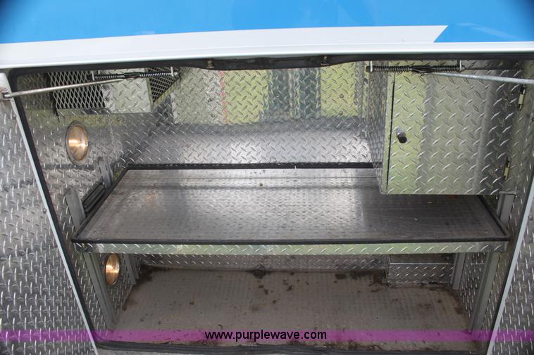 image for item H7492 2009 Ford E450 Super Duty ambulance