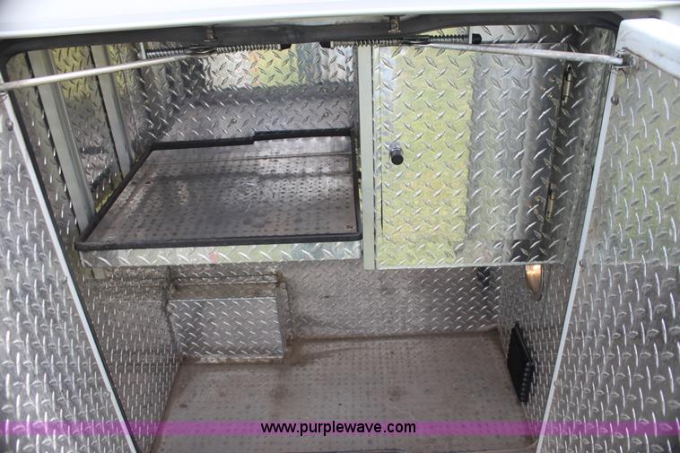 image for item H7492 2009 Ford E450 Super Duty ambulance