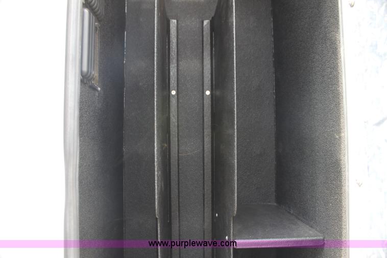 image for item H7492 2009 Ford E450 Super Duty ambulance