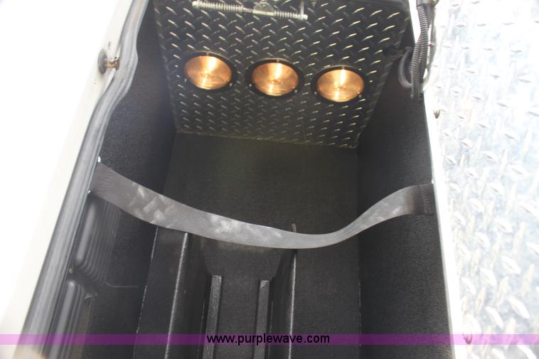 image for item H7492 2009 Ford E450 Super Duty ambulance