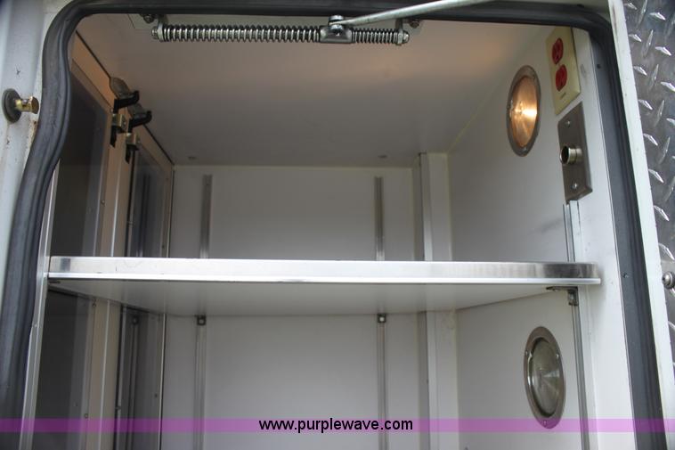 image for item H7492 2009 Ford E450 Super Duty ambulance