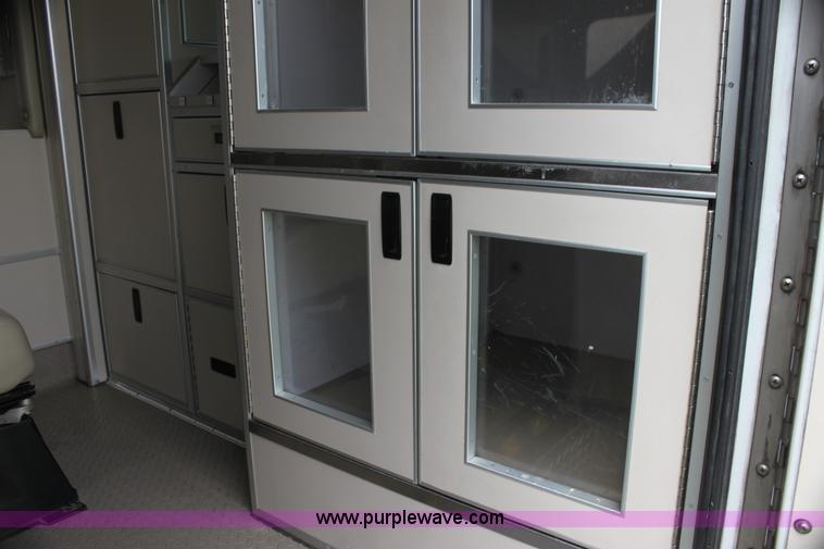 image for item H7492 2009 Ford E450 Super Duty ambulance