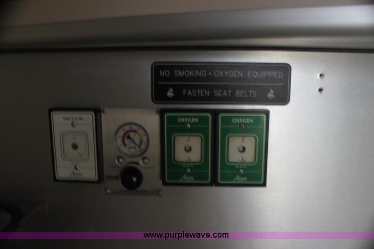 image for item H7492 2009 Ford E450 Super Duty ambulance