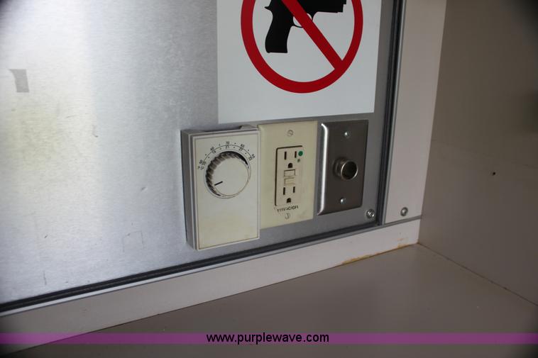 image for item H7492 2009 Ford E450 Super Duty ambulance