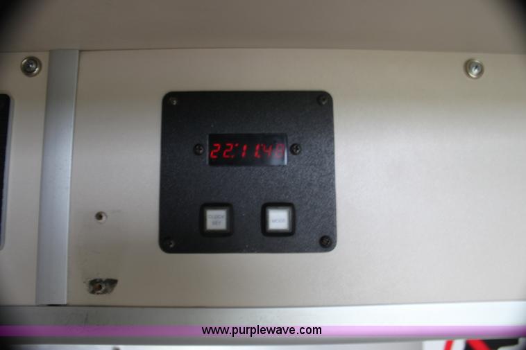 image for item H7492 2009 Ford E450 Super Duty ambulance