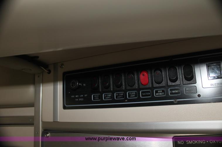 image for item H7492 2009 Ford E450 Super Duty ambulance