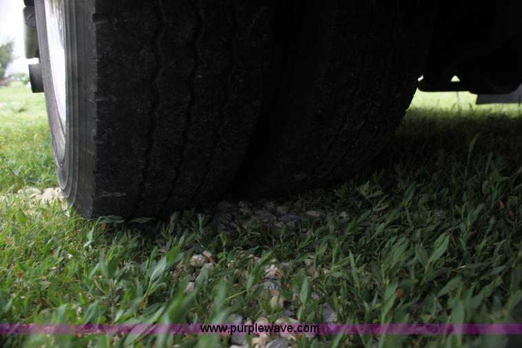 image for item H7492 2009 Ford E450 Super Duty ambulance