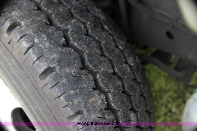 image for item H7492 2009 Ford E450 Super Duty ambulance