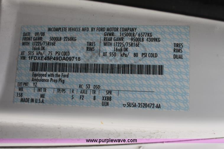 image for item H7492 2009 Ford E450 Super Duty ambulance