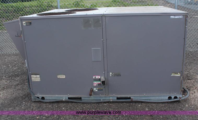 image for item X9343 Carrier air conditioning unit