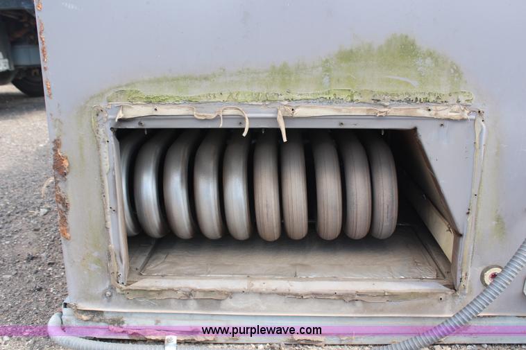 image for item X9343 Carrier air conditioning unit