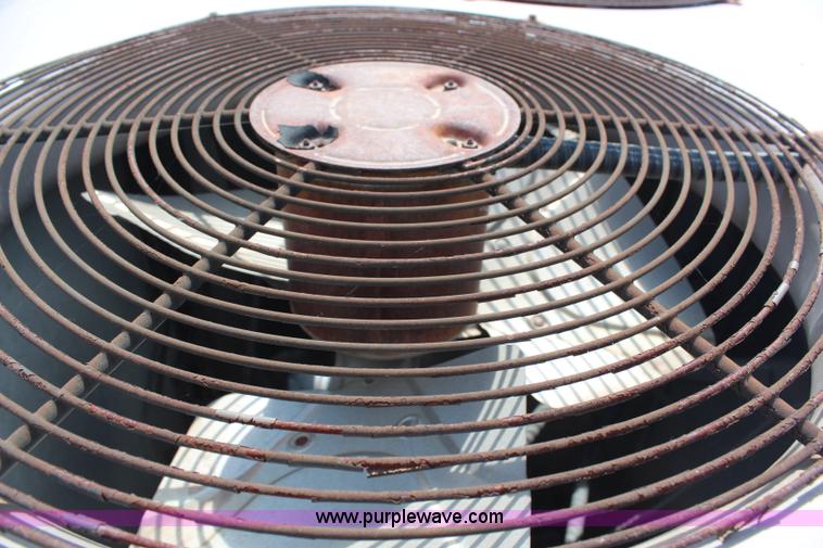 image for item X9343 Carrier air conditioning unit
